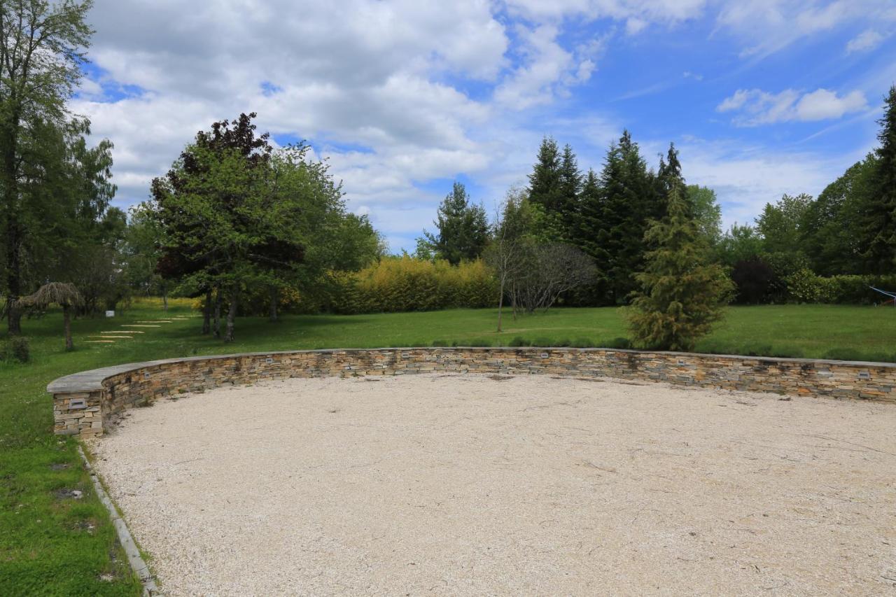 Hostellerie La Bruyere Chalvignac Εξωτερικό φωτογραφία